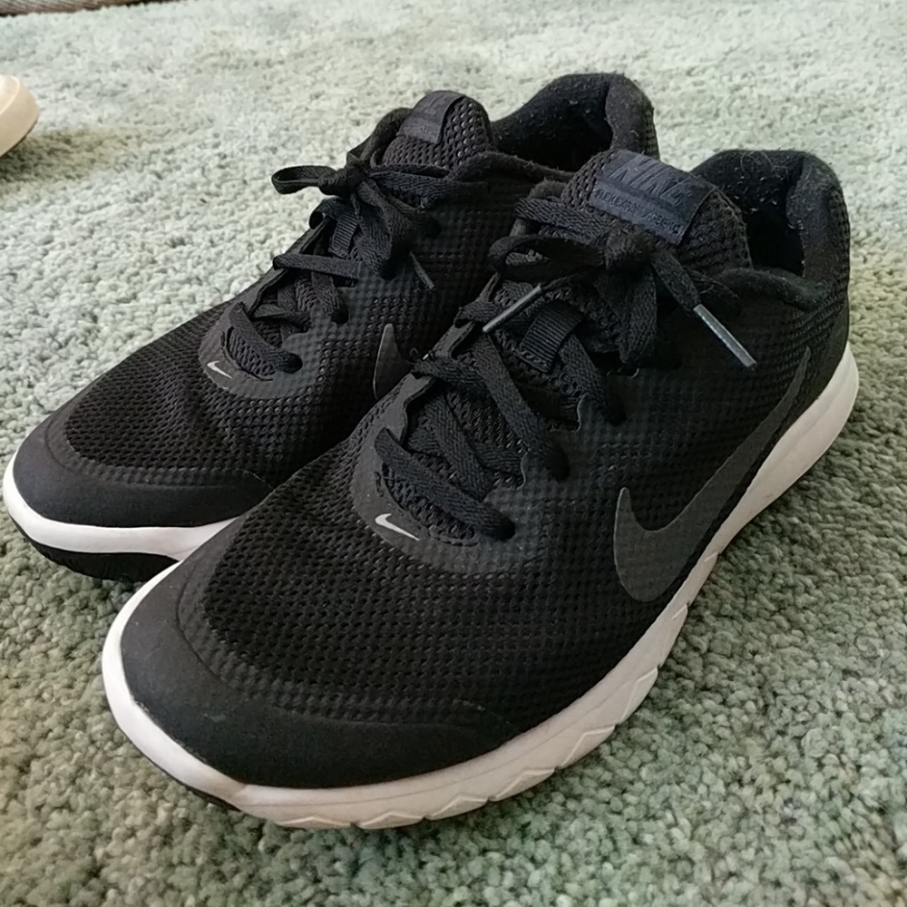 Black Nike Sneakers